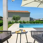 Oliva Villa