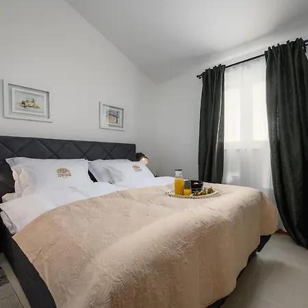 Oliva Villa *