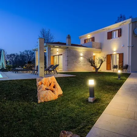 Oliva Villa