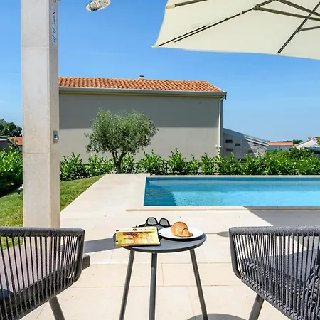 Oliva Villa